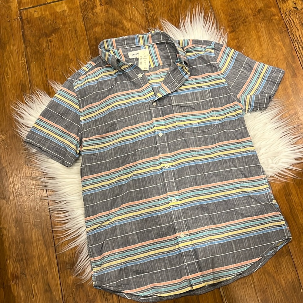 Short sleek button up